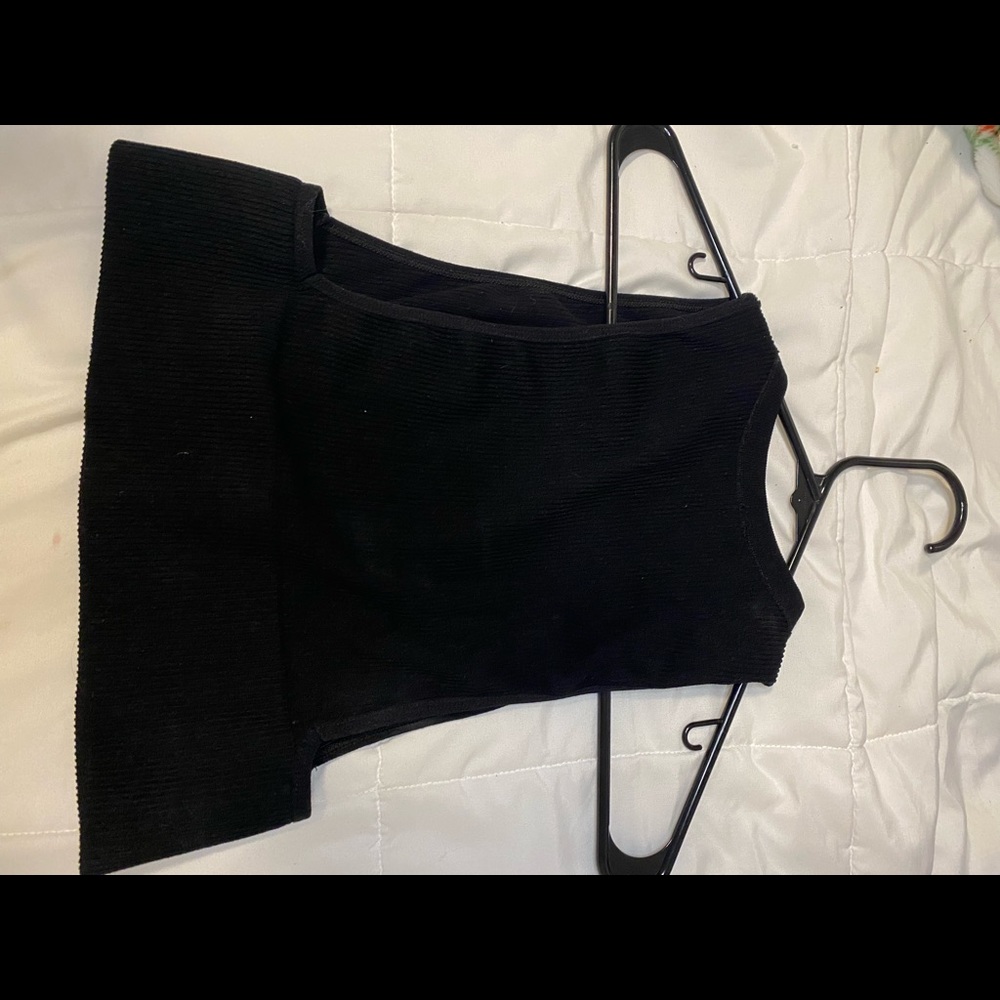 Black Urban outfitters cropped tank. Size M/L